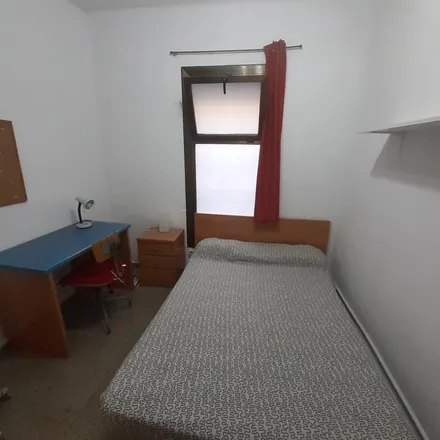 Rent this 5 bed room on Carrer de València in 84, 86