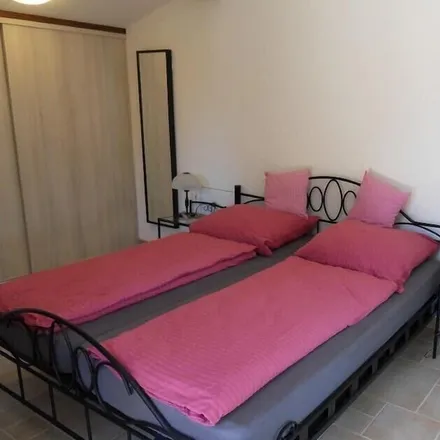Rent this 1 bed house on Route de Signes in 83136 Méounes-lès-Montrieux, France