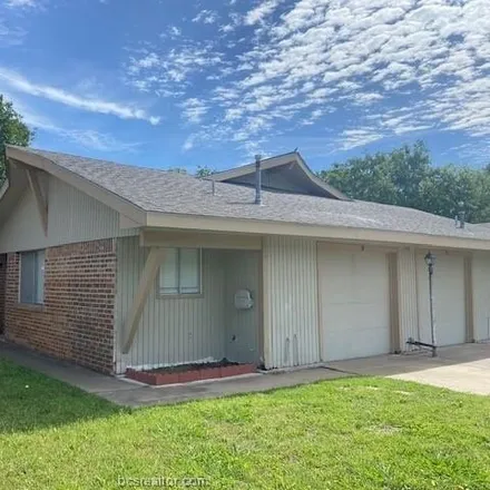 Rent this 2 bed house on South Knoll Elementary in Langford Street, College Station