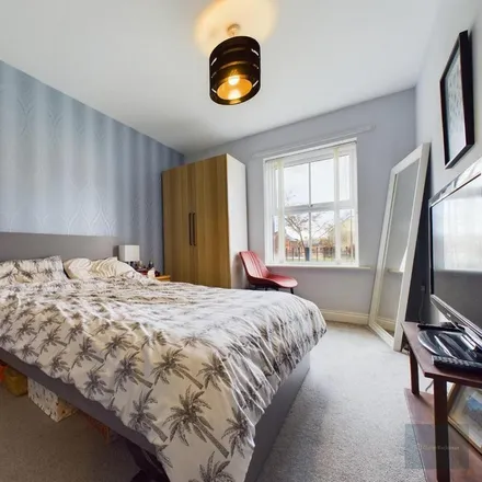 Image 4 - Barons Crescent, Trowbridge, BA14 7DH, United Kingdom - Apartment for rent