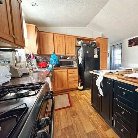 Image 3 - 144 Mayfield Lane, West Mifflin, PA 15122, USA - Apartment for sale