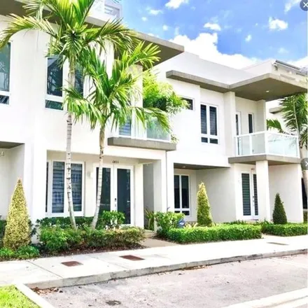 Image 1 - 6433 Northwest 104th Path, Doral, FL 33178, USA - Townhouse for rent