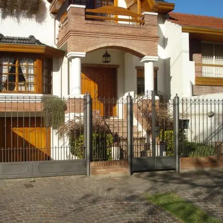 Buy this 3 bed house on Juan A. Garona 1352 in Partido de Lomas de Zamora, Lomas de Zamora