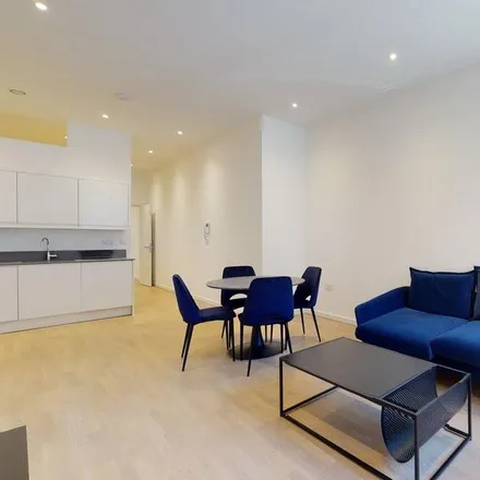 Image 7 - Riverbank Way, London, TW8 9HX, United Kingdom - Apartment for rent