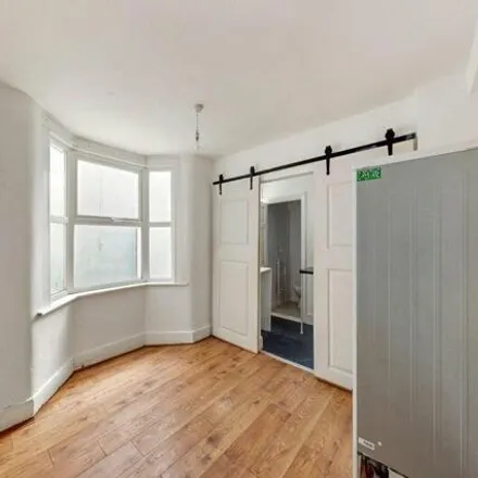 Image 5 - 40 Chaucer Road, London, E7 9NB, United Kingdom - Apartment for sale