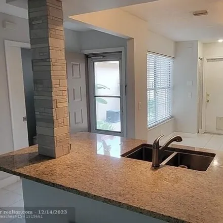 Image 4 - Cypress Glen Drive, Coral Springs, FL 33071, USA - Townhouse for rent