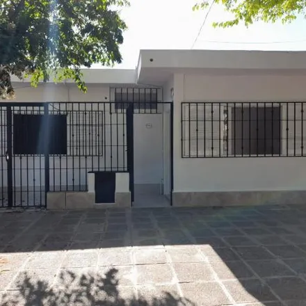 Buy this 2 bed house on Pharos Idiomas in Perito Moreno 1626, Barrio Parque