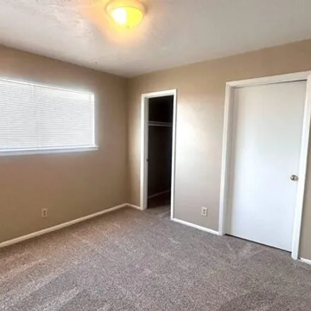 Image 6 - Marble Avenue Northeast, Albuquerque, NM 87193, USA - House for rent