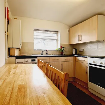 Image 3 - 218 Balaam Street, London, E13 8RA, United Kingdom - Apartment for rent
