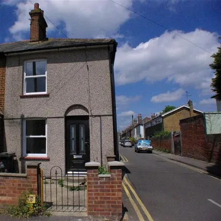 Rent this 1 bed townhouse on 24 Cross Road in Maldon, CM9 5EE