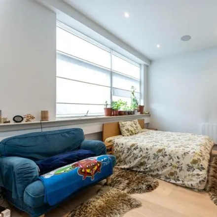 Rent this studio apartment on 36 in 36A Barnard Gardens, London