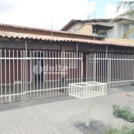 Rent this 3 bed house on Rua Padre Américo Ceppi in Brasil, Uberlândia - MG