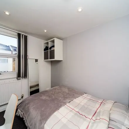 Rent this 6 bed townhouse on 58-62 Lewes Road in Brighton, BN2 3LF