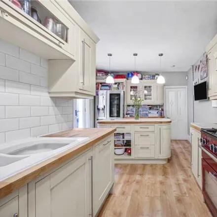 Image 3 - 182 Stephendale Road, London, SW6 2PW, United Kingdom - Townhouse for sale