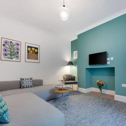 Image 2 - Bro Garmon, LL24 0SH, United Kingdom - Apartment for rent