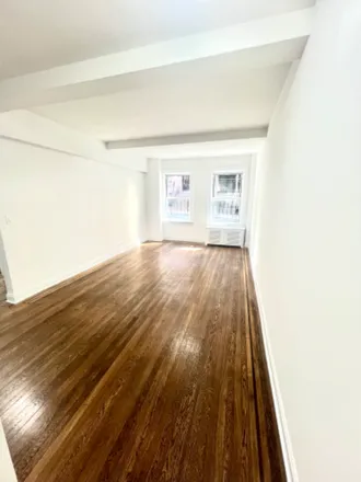 Image 3 - 156 East 37th Street - Apartment for rent