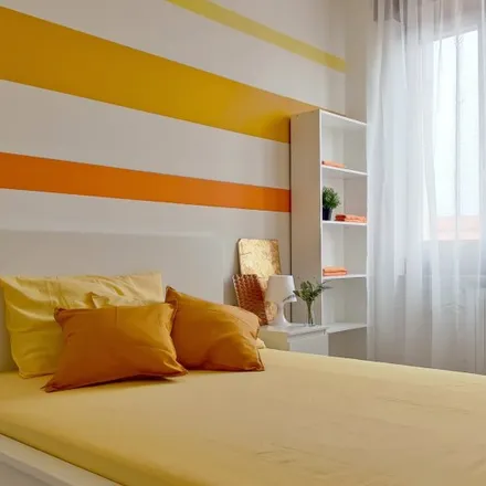Rent this 3 bed room on Ghenza in Via Pietro Pomponazzi, 20136 Milan MI