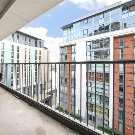 Image 6 - Western Gateway, Custom House, London, E16 1FD, United Kingdom - Apartment for sale