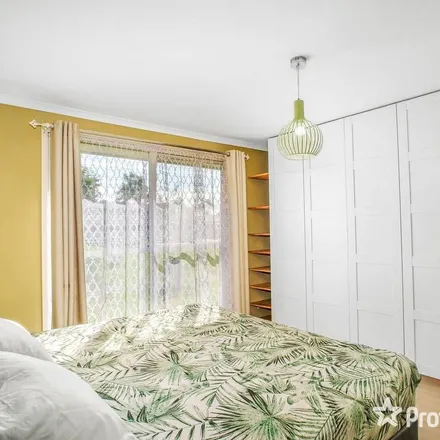 Rent this 5 bed apartment on 16 Stringybark Avenue in Cranebrook NSW 2749, Australia