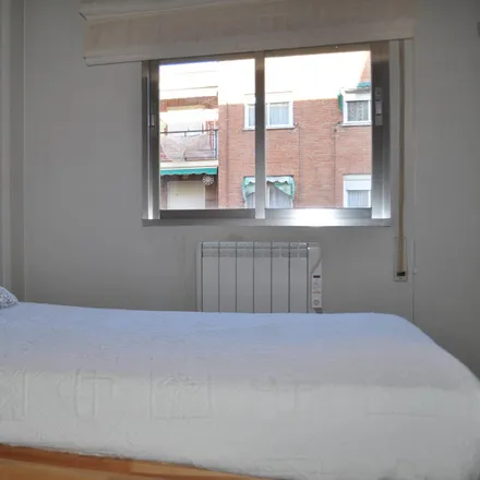 Rent this 3 bed room on Madrid in Calle de Las Palmas, 9