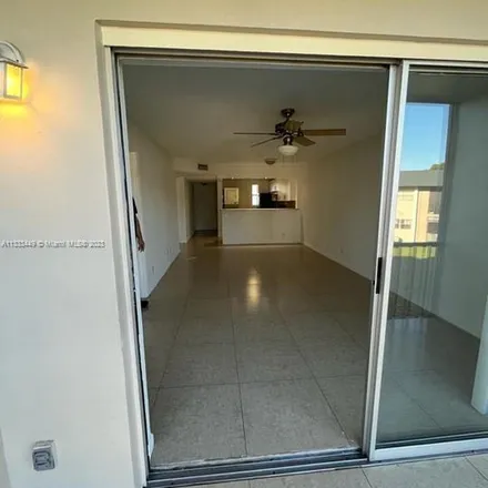 Image 1 - 8009 South Colony Circle, Tamarac, FL 33321, USA - Apartment for rent