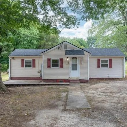 Buy this 2 bed house on 52 Northwoods Cir in North Carolina, 27105