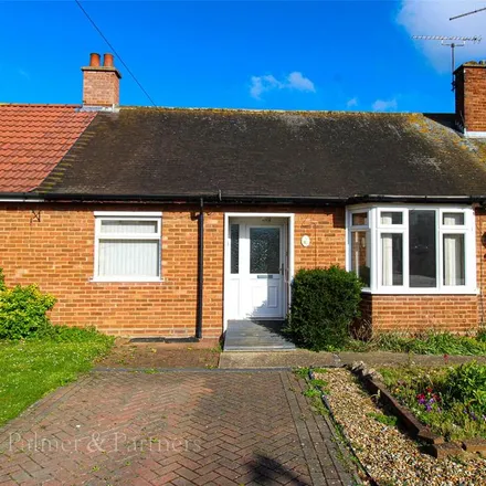 Rent this 2 bed house on 38 Curlew Road in Ipswich, IP2 0TG