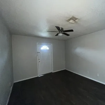 Image 6 - 2248 Buffalo Street, San Antonio, TX 78221, USA - Apartment for rent
