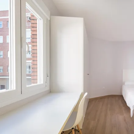 Rent this 8 bed room on Calle de Álvaro de Bazán in 29, 28902 Getafe
