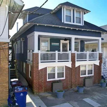 Rent this 6 bed house on Pet-Point in 5117 Ventnor Avenue, Ventnor City
