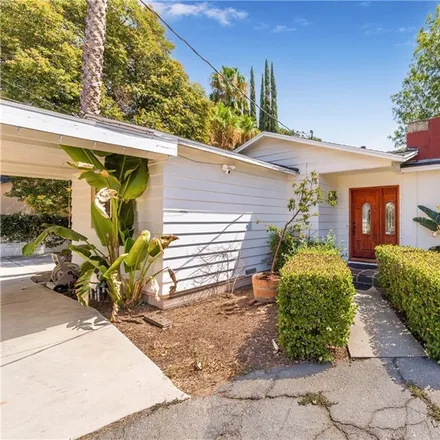 Image 1 - 23316 Victory Boulevard, Los Angeles, CA 91367, USA - House for sale