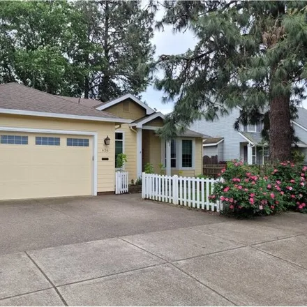 Buy this 3 bed house on 626 Southeast 66th Avenue in Hillsboro, OR 97123