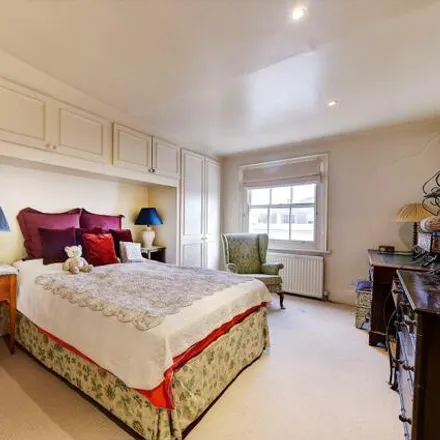 Image 9 - 5 Eaton Place, London, SW1X 8BY, United Kingdom - Apartment for sale