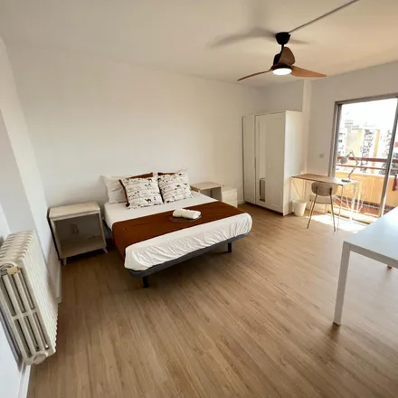Rent this 5 bed room on Carrer del Batxiller in 17, 46010 Valencia