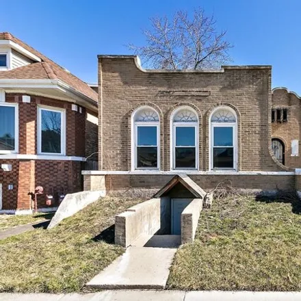 Buy this 3 bed house on 6615 South Richmond Street in Chicago, IL 60629