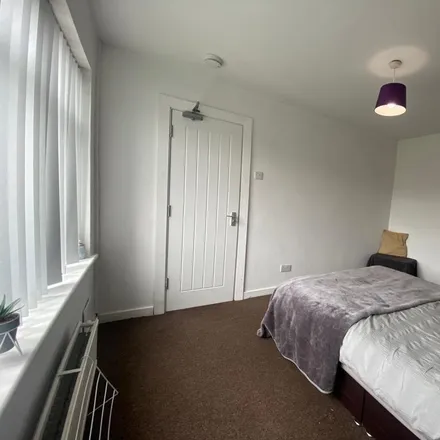 Image 4 - 35 Glenmoor Road, Stockport, SK1 4EB, United Kingdom - Room for rent
