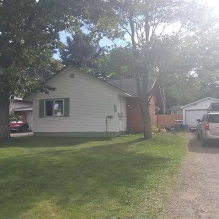 Image 2 - 2263 Montgomery Street, Trowbridge Park, Marquette Township, MI 49855, USA - House for sale