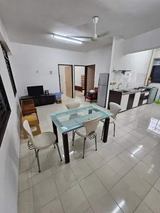 Rent this 3 bed apartment on Taman Sri Aman Block ’D‘ in 8 Persiaran Paya Terubong 3, Relau