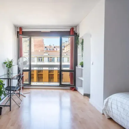 Rent this studio apartment on 16;18;20 Rue Saint-Maur in 75011 Paris, France