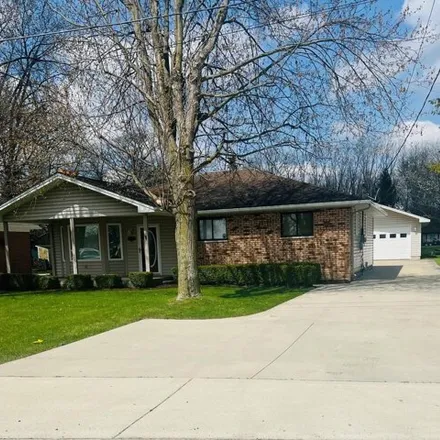 Buy this 3 bed house on 5314 Pointe Drive in East China Charter Township, MI 48054