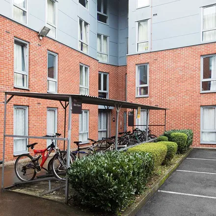 Rent this 6 bed apartment on Liberty Park in Queens Road, Coventry