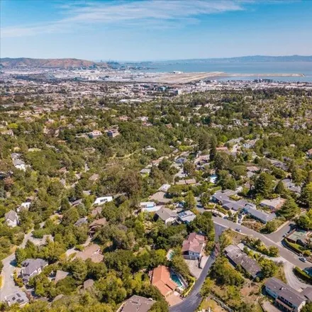 Image 8 - 34 Howland Hill Lane, San Mateo County, CA 94010, USA - House for sale