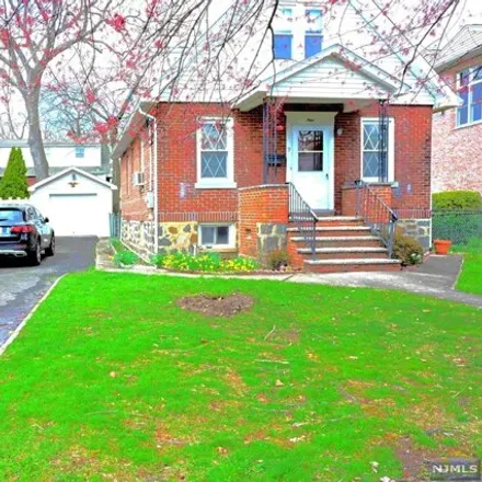 Rent this 3 bed house on 73 7th Street in Englewood Cliffs, Bergen County