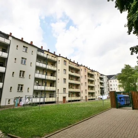 Rent this 3 bed apartment on Klarastraße 32 in 09131 Chemnitz, Germany