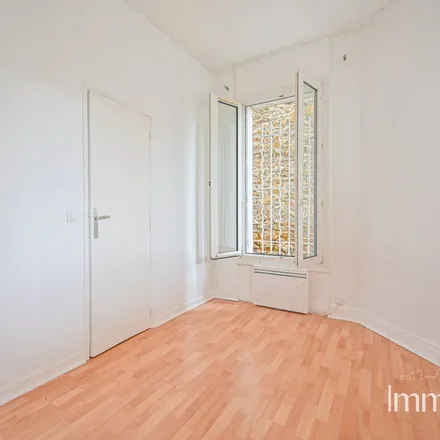 Rent this 2 bed apartment on 1 bis Rue Chevreul in 94600 Choisy-le-Roi, France