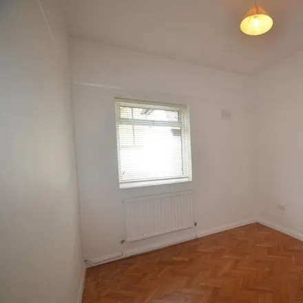 Image 1 - 26 Woodmere Way, London, BR3 6TH, United Kingdom - House for rent