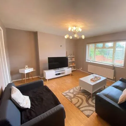 Rent this 3 bed townhouse on Garden Close in Oadby, LE2 5PD