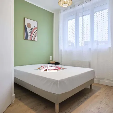 Rent this 4 bed room on 89 Rue de Pologne in 59260 Lille, France