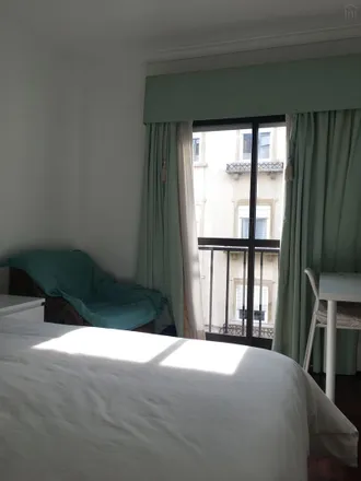 Rent this 3 bed room on Rua Dom Domingos Jardo