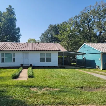Buy this 2 bed house on 711 Parkview Drive in Abbeville, LA 70510